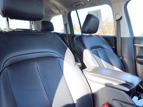 Used 2023 Jeep Grand Cherokee Limited image 37