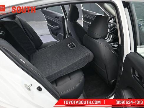 Used 2024 Nissan Altima 2.5 SV FWD image 27