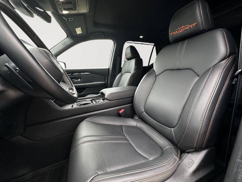 Certified 2025 Honda Pilot TrailSport image 10