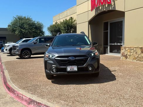 Used 2023 Subaru Outback Premium AWD/4WD image 5