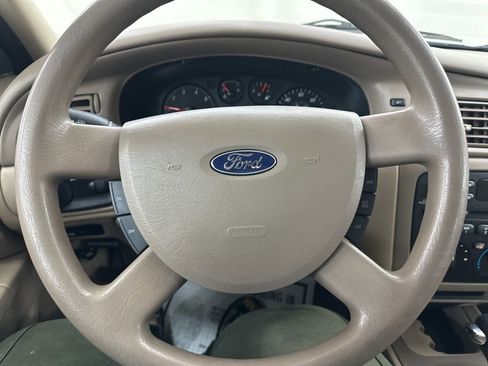 Used 2004 Ford Taurus SES image 32