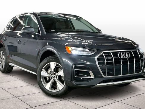 Used 2023 Audi Q5 2.0T Premium w/ Convenience Package image 2