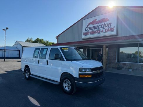 Used 2020 Chevrolet Express 2500 w/ Driver Convenience Package RWD image 2