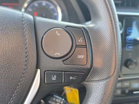 Used 2018 Toyota Corolla LE FWD image 20