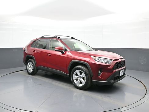 Certified 2019 Toyota RAV4 XLE w/ Convenience Package image 4