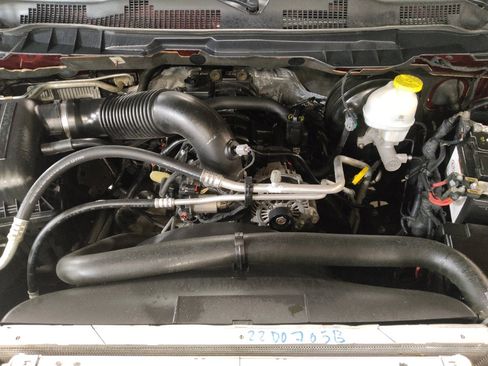 Used 2021 RAM 1500 Classic SLT AWD/4WD image 30