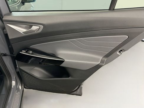 Used 2023 Volkswagen ID.4 Pro S image 33