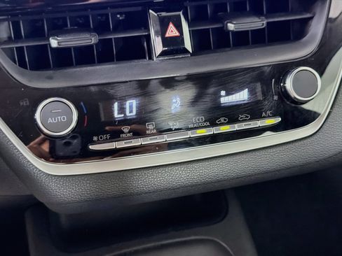 Used 2025 Toyota Corolla LE FWD image 24