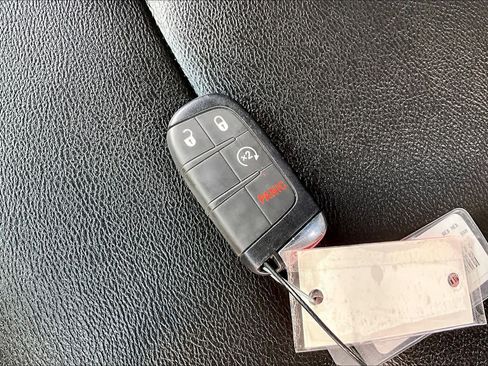 Used 2025 Jeep Compass Limited AWD/4WD image 14