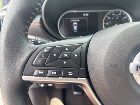 Used 2020 Nissan Versa SR w/ Convenience Package image 21