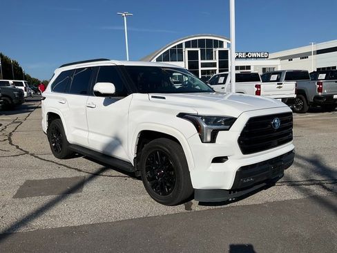 Used 2024 Toyota Sequoia Limited image 3