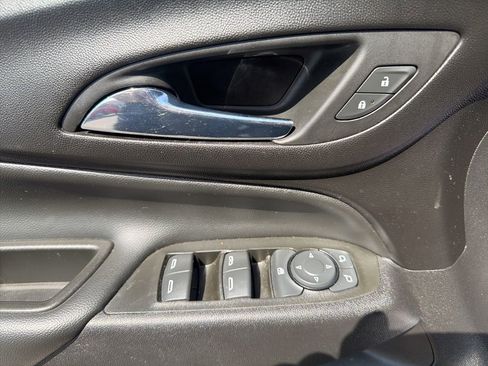 Used 2022 Chevrolet Equinox LT FWD image 10
