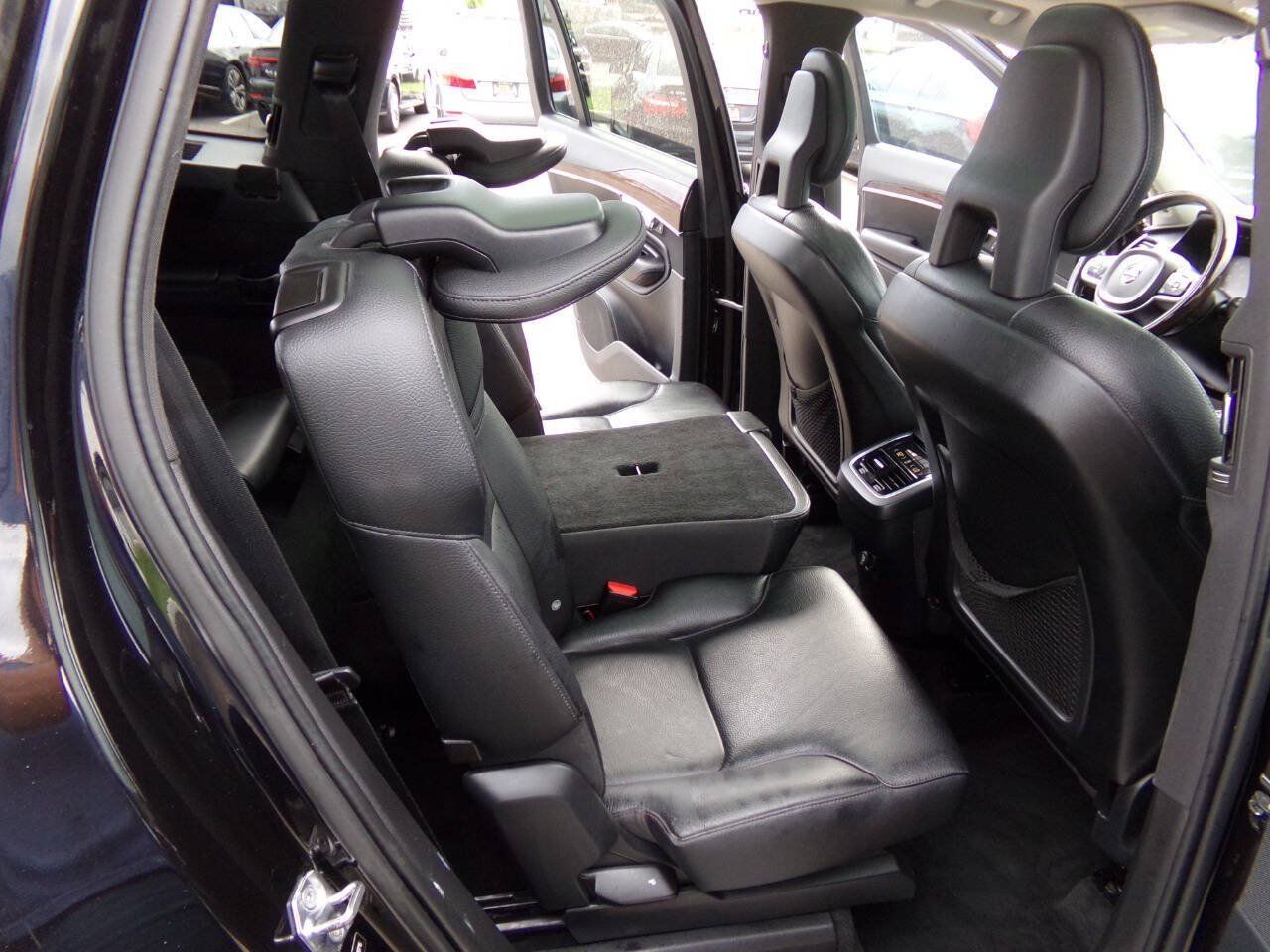 Used 2016 Volvo XC90 T6 Momentum w/ Momentum Plus Package AWD/4WD image 21