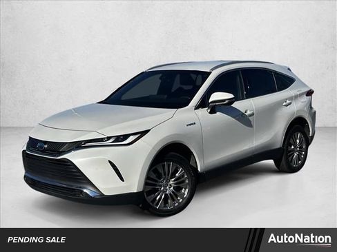 Certified 2021 Toyota Venza XLE w/ Carpet Mat Package (TMS) image 1