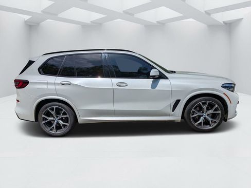 Used 2021 BMW X5 xDrive40i w/ M Sport Package image 2