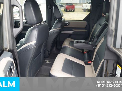 Used 2023 Ford Bronco Wildtrak image 18