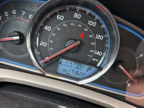 Used 2013 Toyota RAV4 Limited image 13