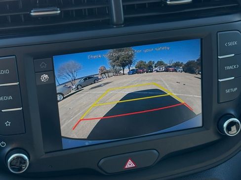 Used 2025 Kia Soul LX w/ LX Technology Package image 24