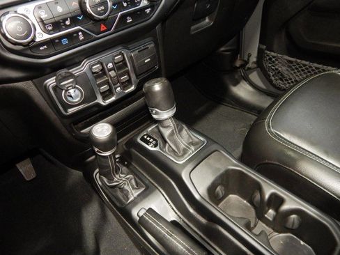 Used 2023 Jeep Wrangler Unlimited Sahara w/ Cold Weather Group image 34