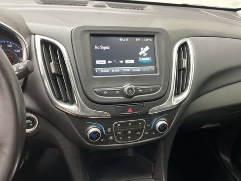 Used 2018 Chevrolet Equinox LT AWD/4WD image 16
