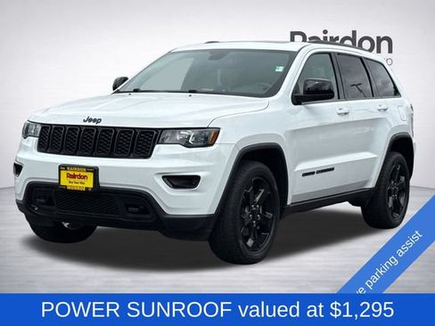 Used 2019 Jeep Grand Cherokee Laredo AWD/4WD image 3