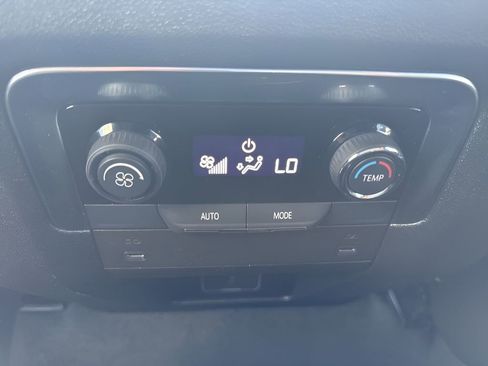 Used 2025 Chevrolet Tahoe LT AWD/4WD image 13
