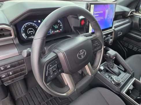 Used 2024 Toyota Tacoma TRD Sport AWD/4WD image 17