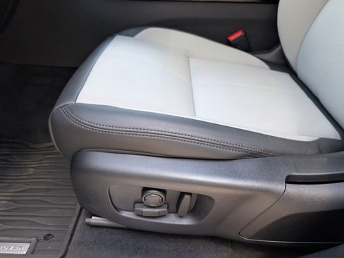 Certified 2025 Land Rover Range Rover Velar S image 26