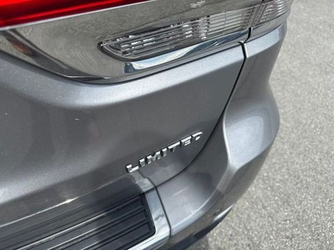 Used 2019 Jeep Grand Cherokee Limited AWD/4WD image 16