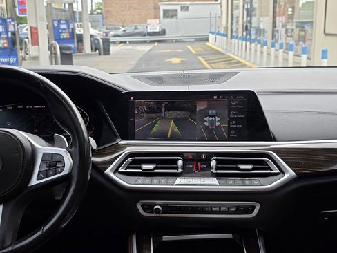 Used 2020 BMW X5 M50i w/ Premium Package image 23