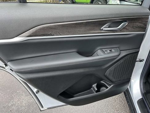 New 2025 Jeep Grand Cherokee L Limited w/ Black Appearance Package image 17