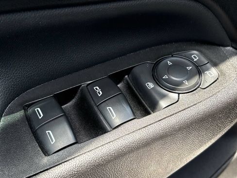 Used 2024 Chevrolet Equinox LT FWD image 19