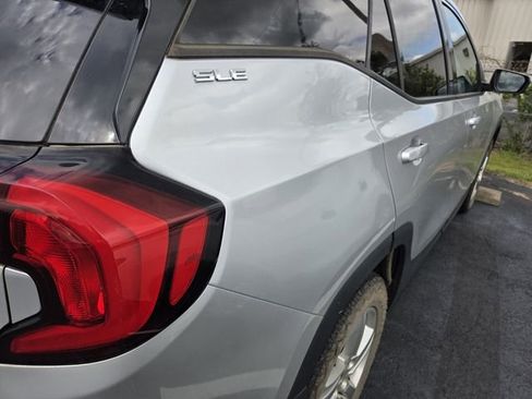 Used 2018 GMC Terrain SLE w/ Driver Convenience Package image 8