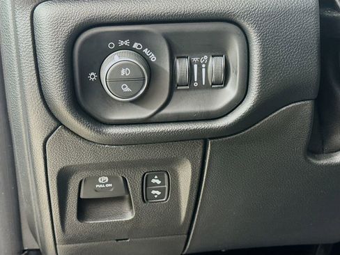 Used 2019 RAM 1500 Big Horn image 13