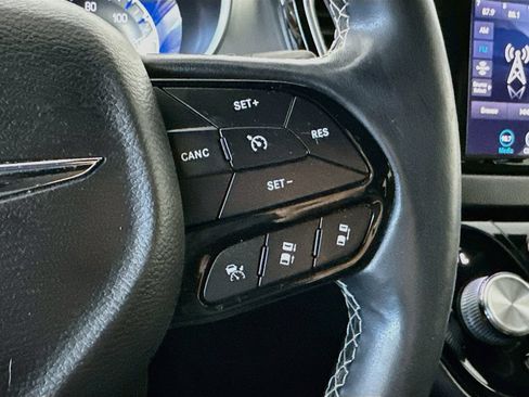 Used 2019 Chrysler Pacifica Touring Plus w/ Advanced Safetytec Group FWD image 27