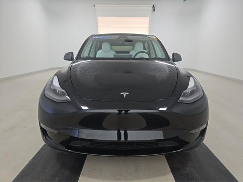 Used 2024 Tesla Model Y 2WD image 22