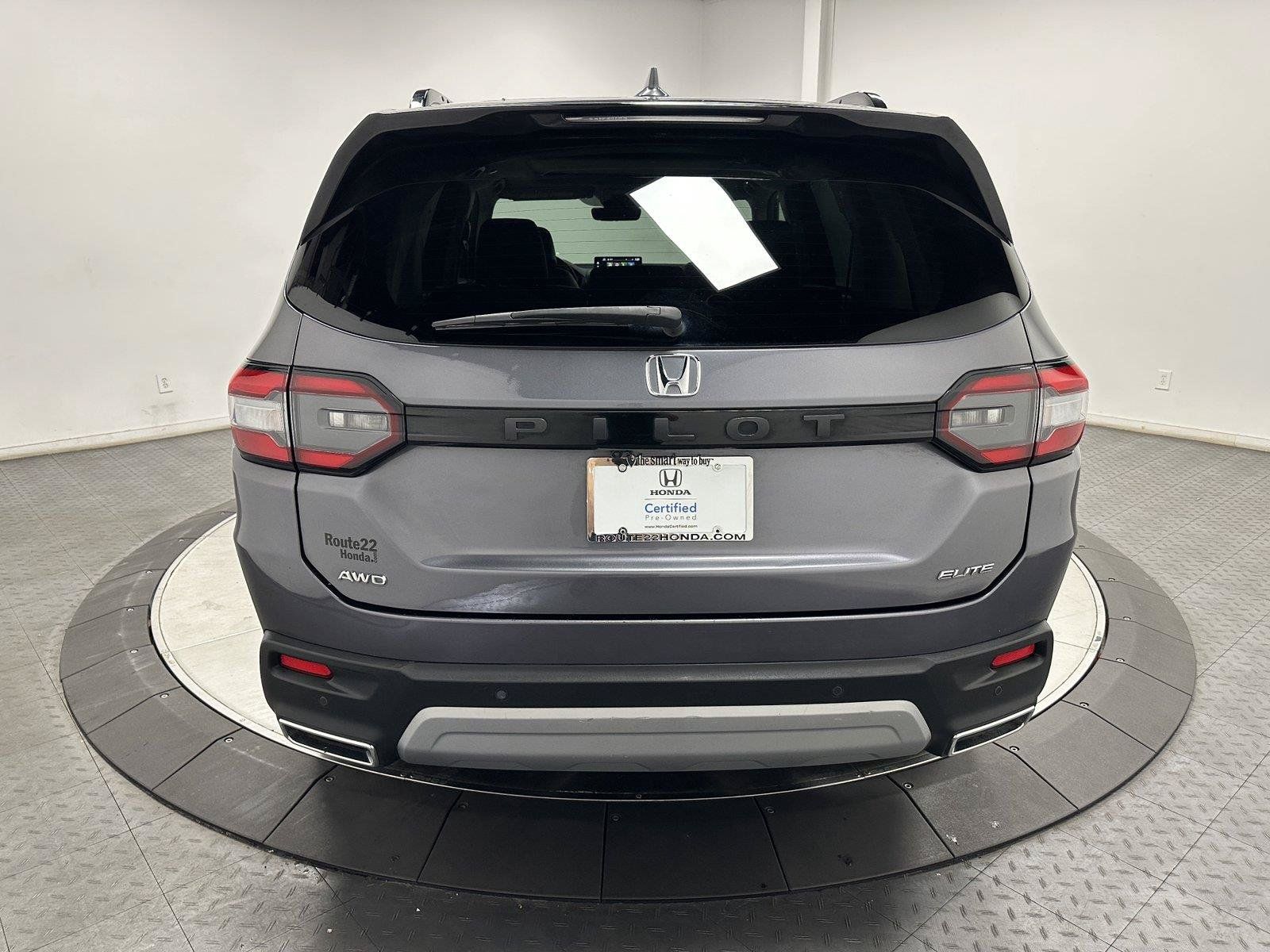 Certified 2024 Honda Pilot Elite image 11
