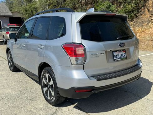 Used 2018 Subaru Forester 2.5i Premium w/ All-Weather Package AWD/4WD image 5