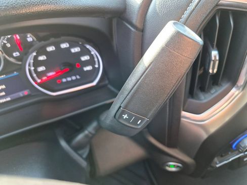 Used 2022 Chevrolet Silverado 1500 LT RWD image 12