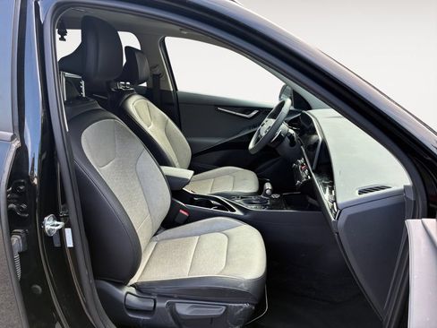 Used 2023 Kia Niro FWD image 11