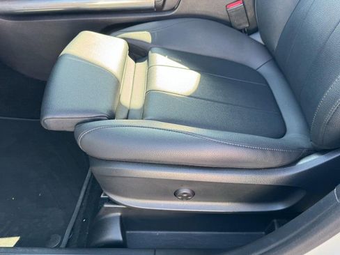 Used 2025 Mercedes-Benz GLA 250 image 14