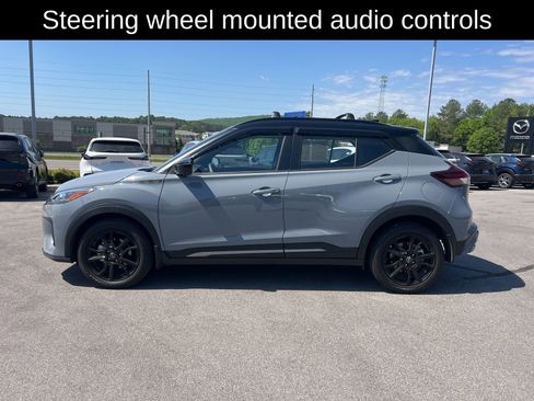 Used 2023 Nissan Kicks SR w/ Exterior Package FWD image 4