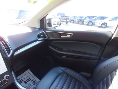 Used 2024 Ford Edge SEL w/ Sport Appearance Package image 25