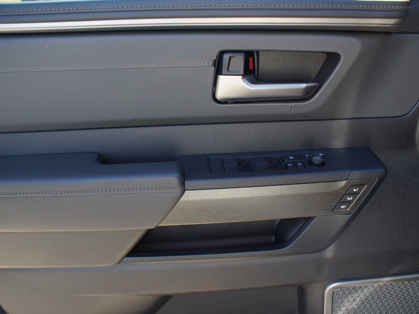 Used 2026 Toyota Sequoia Capstone AWD/4WD image 29