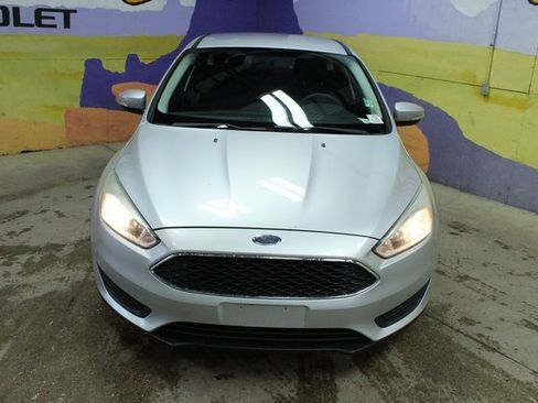 Used 2017 Ford Focus SE image 3