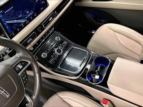 Used 2022 Lincoln Nautilus Reserve AWD/4WD image 16