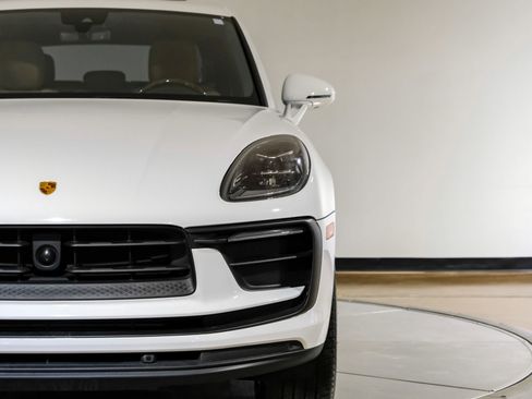 Used 2024 Porsche Macan image 49