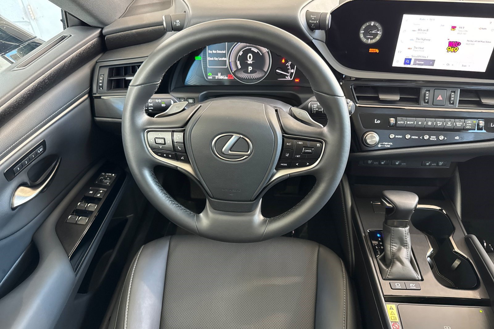 Certified 2025 Lexus ES 300h w/ Premium Package FWD image 18