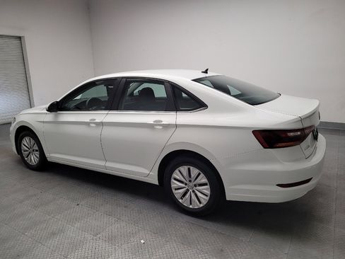 Used 2019 Volkswagen Jetta SE FWD image 3