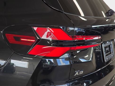 New 2026 BMW X5 M60i w/ Executive Package image 26